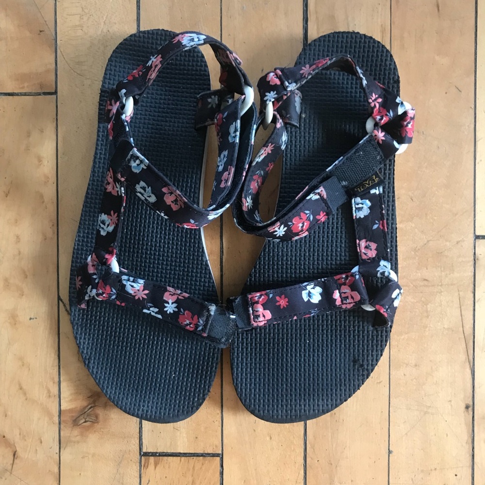 Size 8 Teva